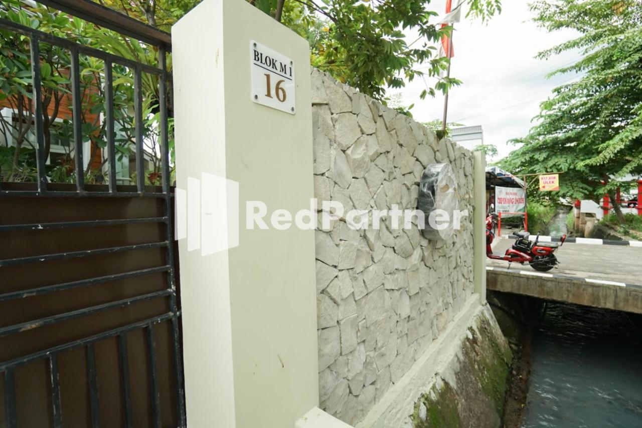 Fazza Syariah Mitra Reddoorz Hotel Jakarta Kültér fotó